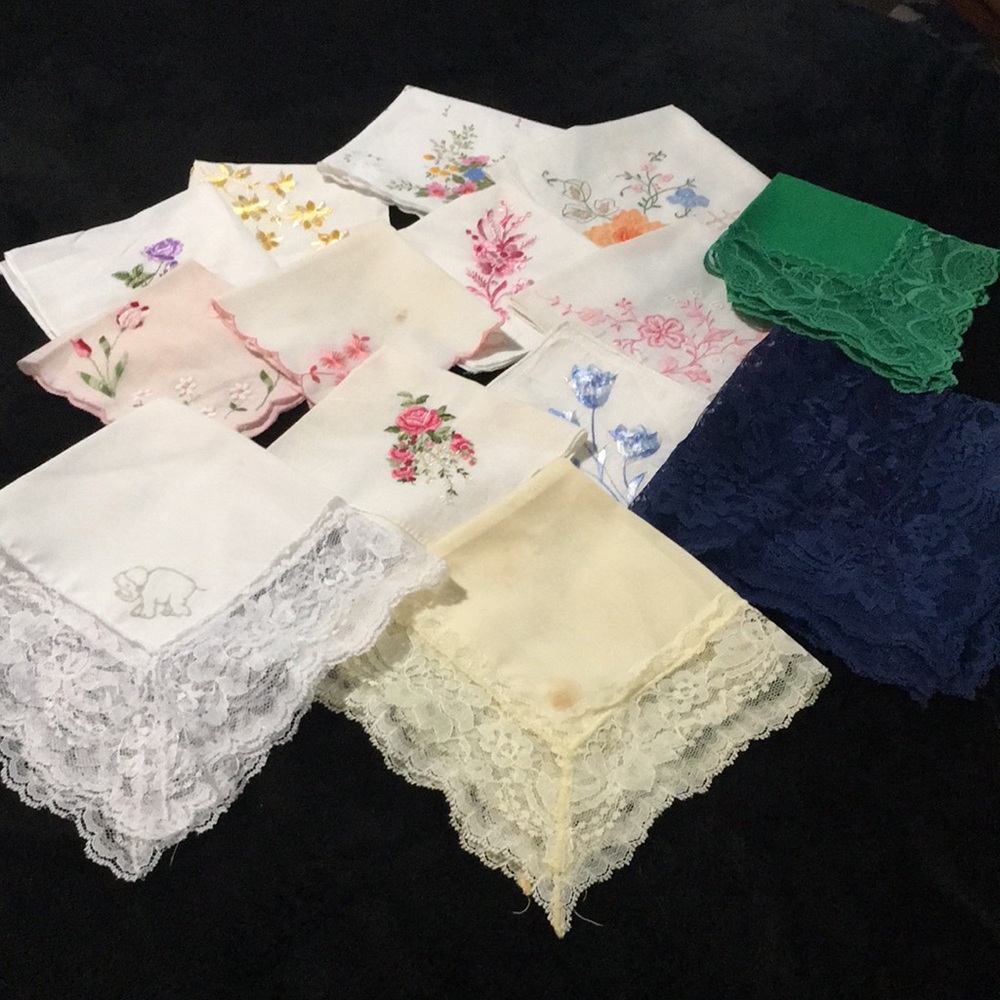 Handkerchief lot. Lace embroidery scalloped edges elegant flowers